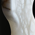 torso-vrouw-abstract-albast-italie-sokkel-eikenhout-1mrt